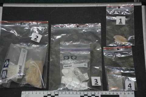 Tabletki z amfetaminą: Prawda o zagrożeniach i gdzie szukać pomocy