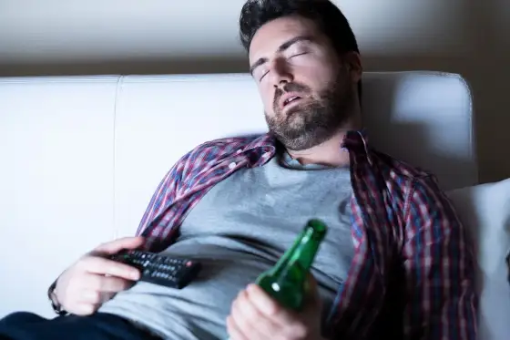 Dziwne sny po odstawieniu alkoholu - Co robić?